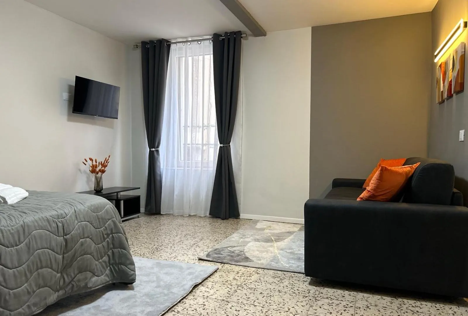 Timco Apartment With Balcony And Air-Conditioner Torno 0*,  Italy